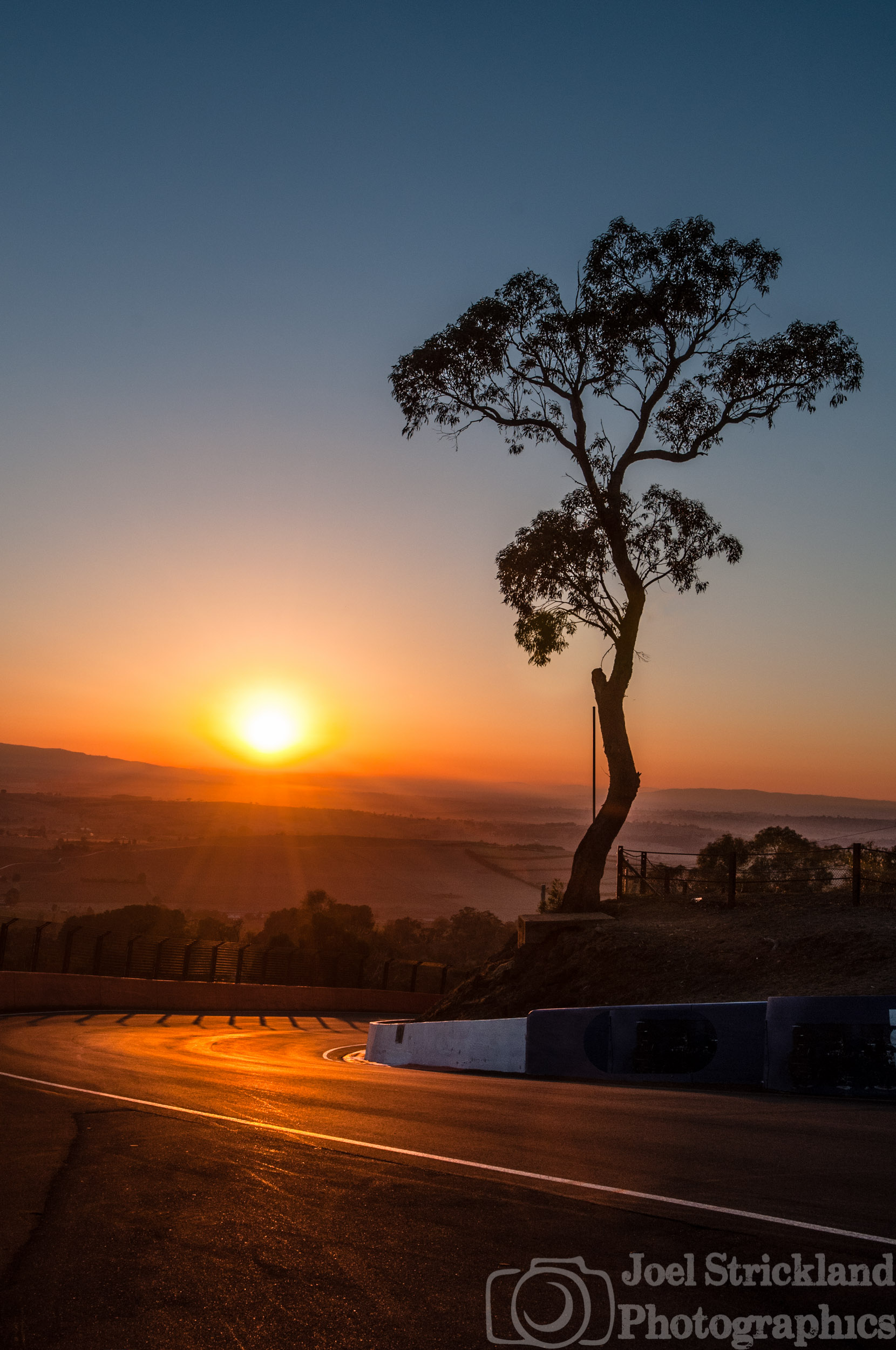 14 B12hr Track Sunrise GV WEB WM 01