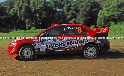 Simon & Sue Evans in their Mitsubishi Lancer Evo 9